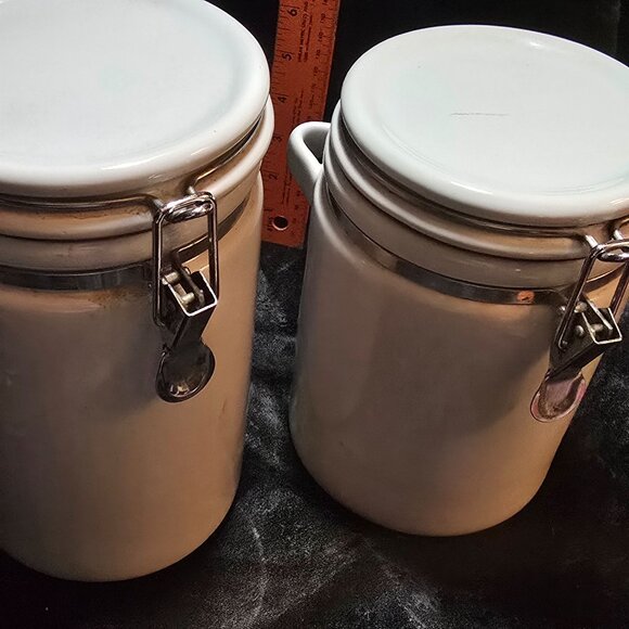 Set Of 2 Winsome China White Ceramic Kitchen Storage Canisters With Clamp Lids & - Picture 6 of 11